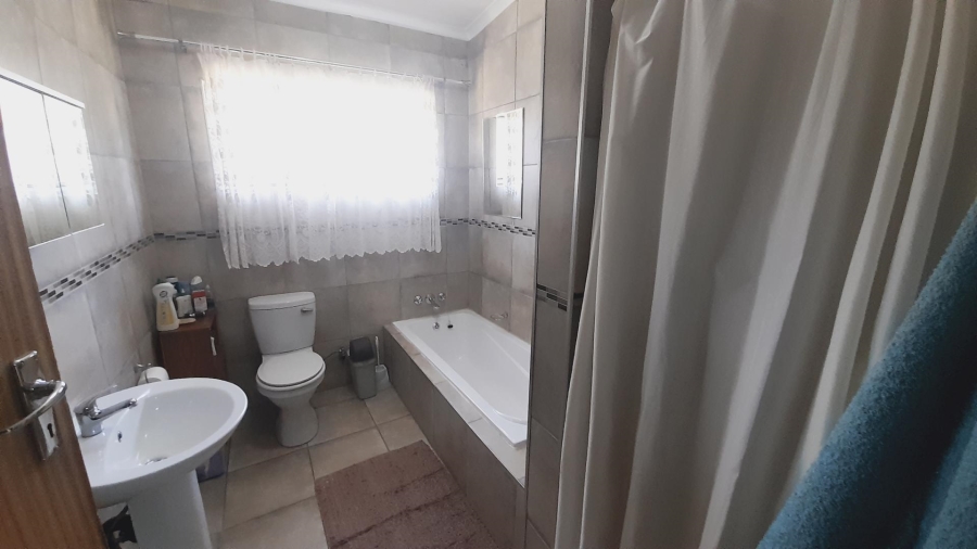 3 Bedroom Property for Sale in Kameeldrift-Wes North West